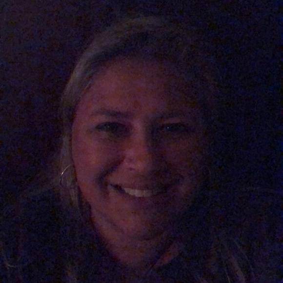 Meet your Posher, Jennifer - Picture 1 of 1